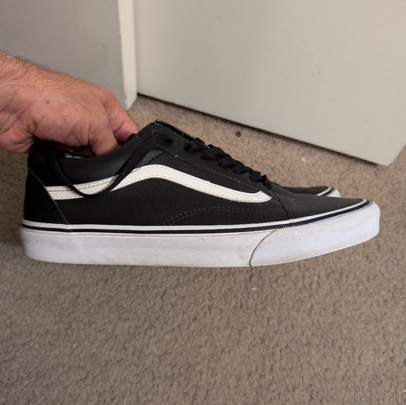 Vans black and white men size 11 - Picture 2 of 6